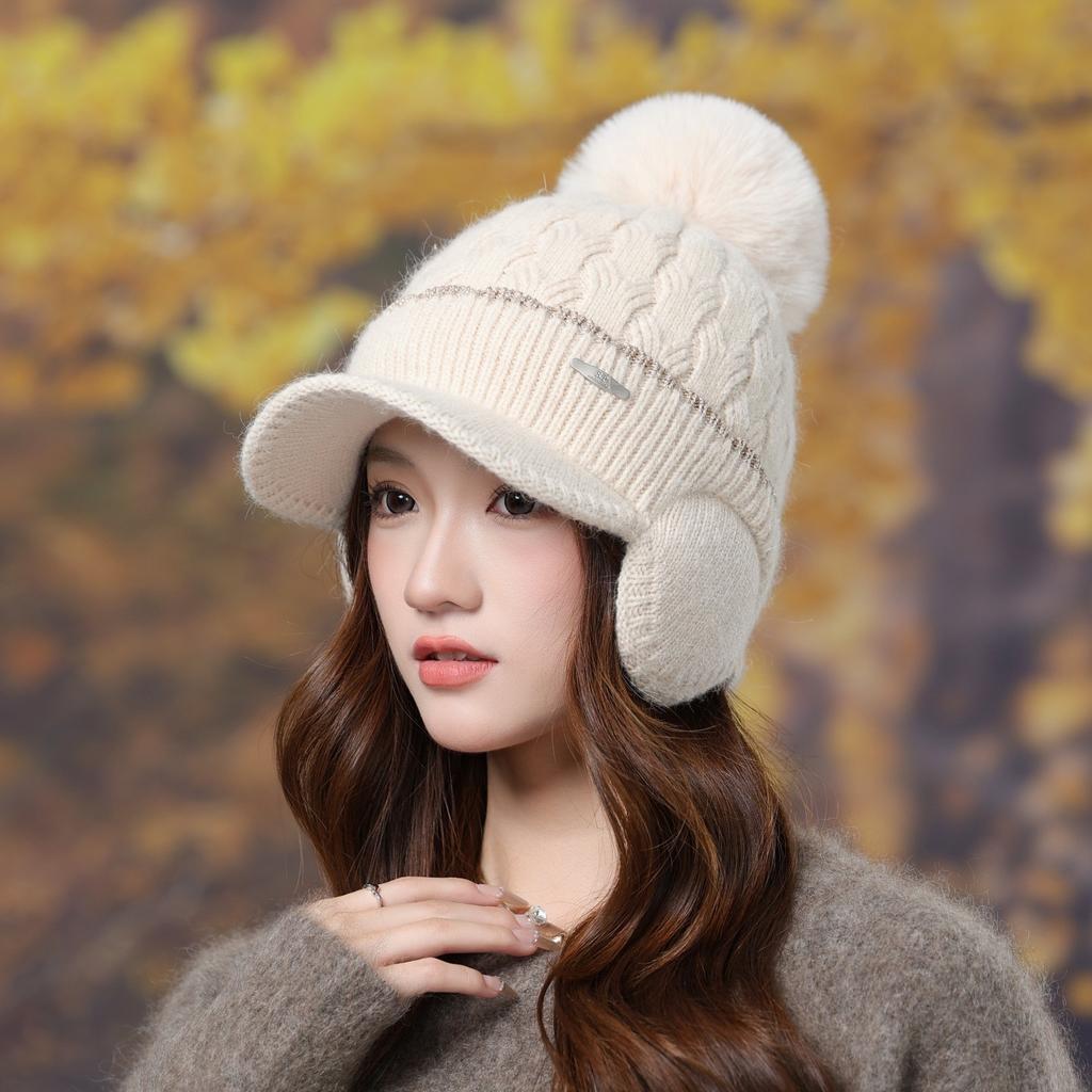 Hat Women's Winter Fleece Warm Wool Hat Windproof Hairball Duck Tongue Knitted Hat