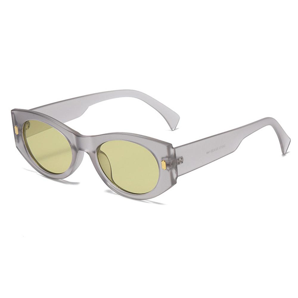 

Retro Luxury Stylish Striped Gradient Cat Eye Female Sunglasses Design Latest Small Box Rivets Male Sun Eyewear UV Protection 400 as picture