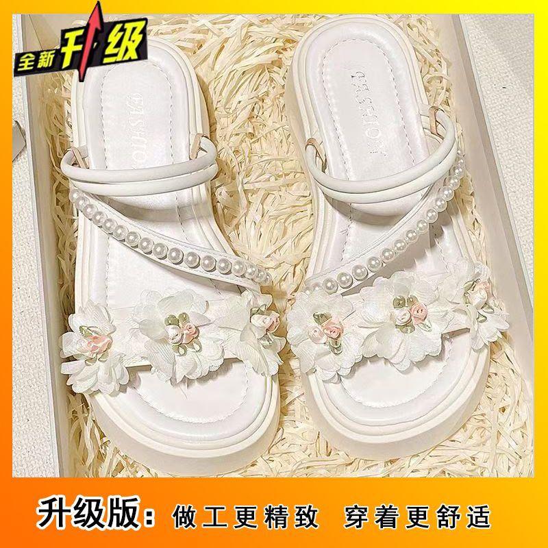

Модные цветочные сандалии на платформе с жемчугом, новые модели 2025 года, для ношения с юбками, два способа носки, крутые шлепанцы, женская летняя обувь 40