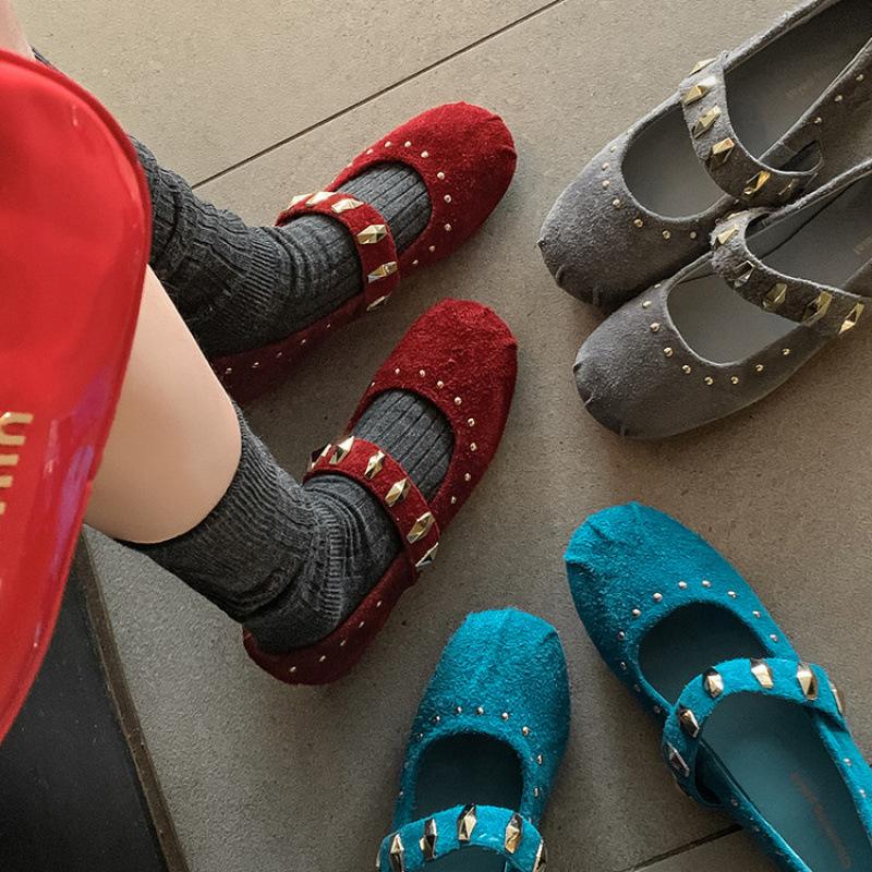 New women's casual lazy shoes light mouth solid color flat heel round head four seasons wear low-top shoes beef tendon sole women's single shoes