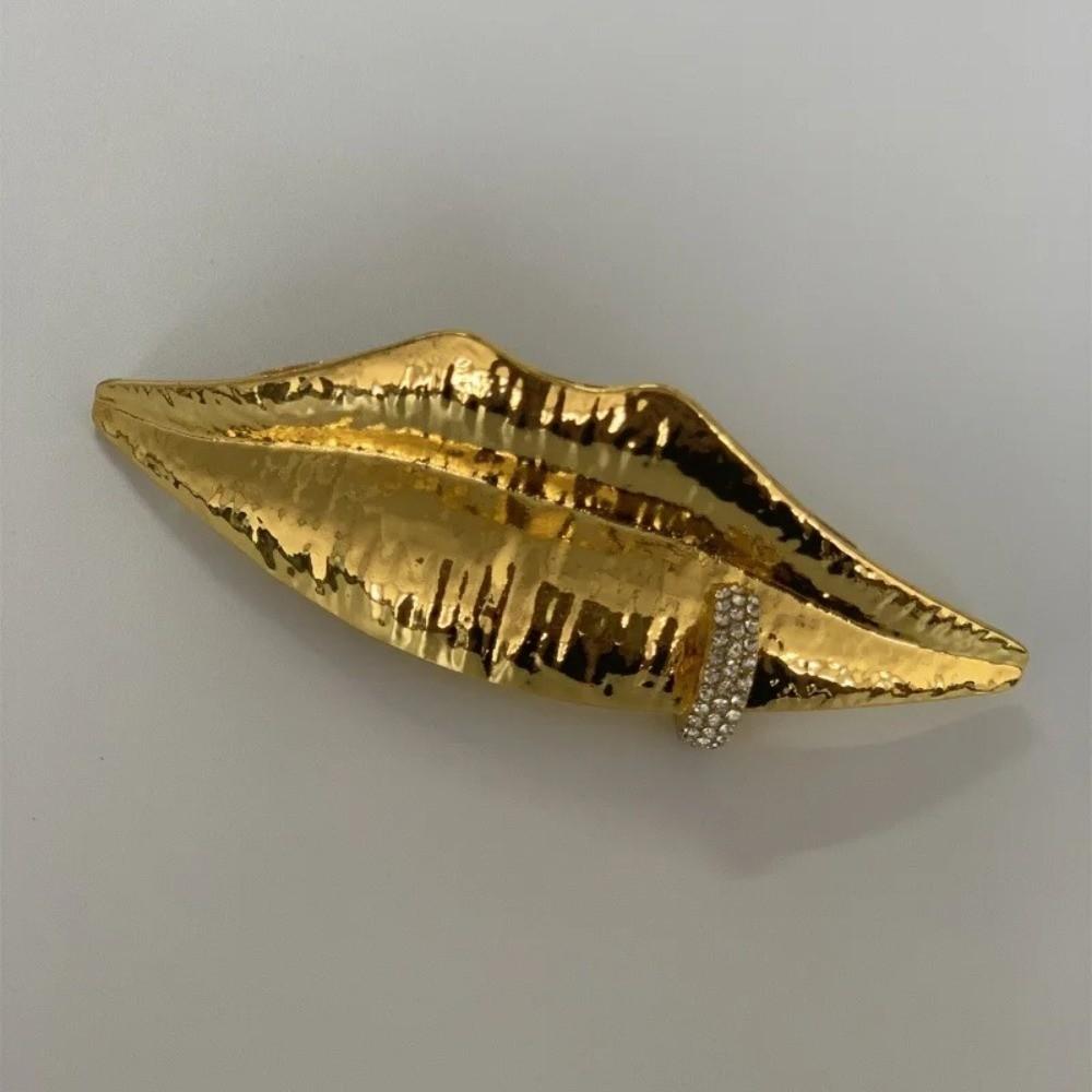 Metallbeschichteter Ring in Form großer Lippen Übertriebener Fingerschmuck Trendiger offener Lippenring für Damen