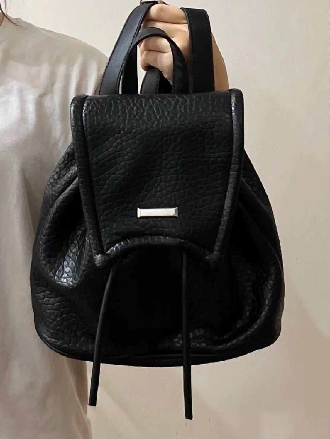 

«Женская универсальная сумка 2025 года: Высококачественный, легкий рюкзак для студентов колледжей. чёрный