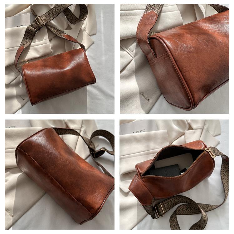 Women's Faux Leather Vintage Small Square Bag Fashionable Wide Strap Shoulder Crossbody Bag with Zipper Pocket