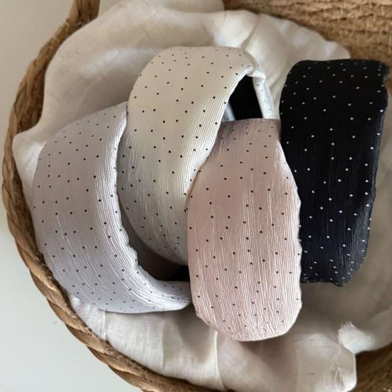 Cerchietto per Capelli da Donna, Fascia Satinata Allargata e Curva con Design a Pois, Vestibilità Comoda per Assottigliare il Viso, Fascia per Capelli per Uso Quotidiano