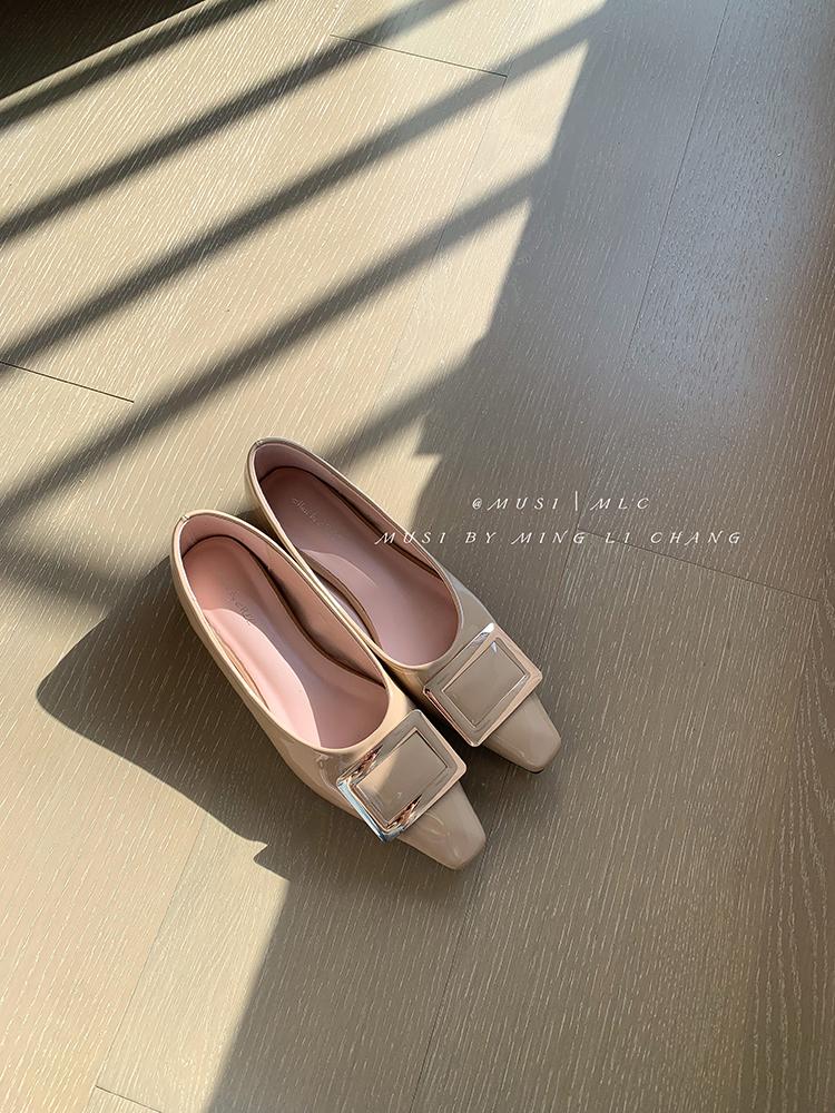 

Fashion Woman Square Toe Low Heeled Metal Decoration Slip-On Mary Janes Cute Casual Ballerina Female Flats Elegant Soft Soled Flat Shoes 35 бежевый