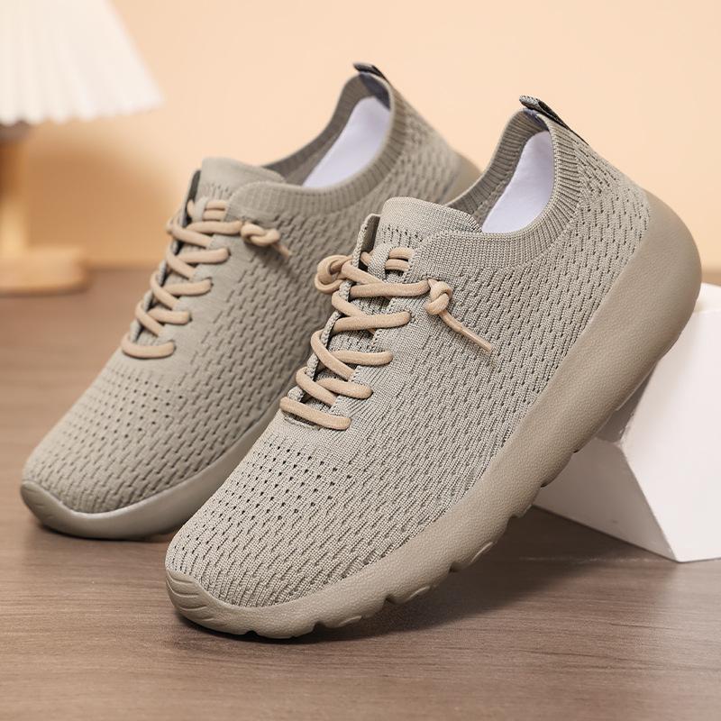 Shoes Men's Casual Shoes Japan and Korea Men's Shoes Lightweight Sneakers Breathable and Non-smelly Feet Flying Knitted Shoes Running Shoes