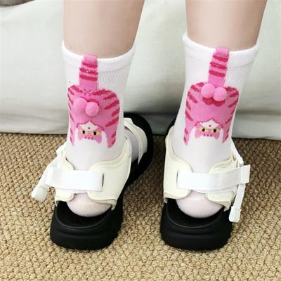 Niedliche Katzensocken mit Bommeln 3D Fuzzy-Bommeln Neuheit Lustig