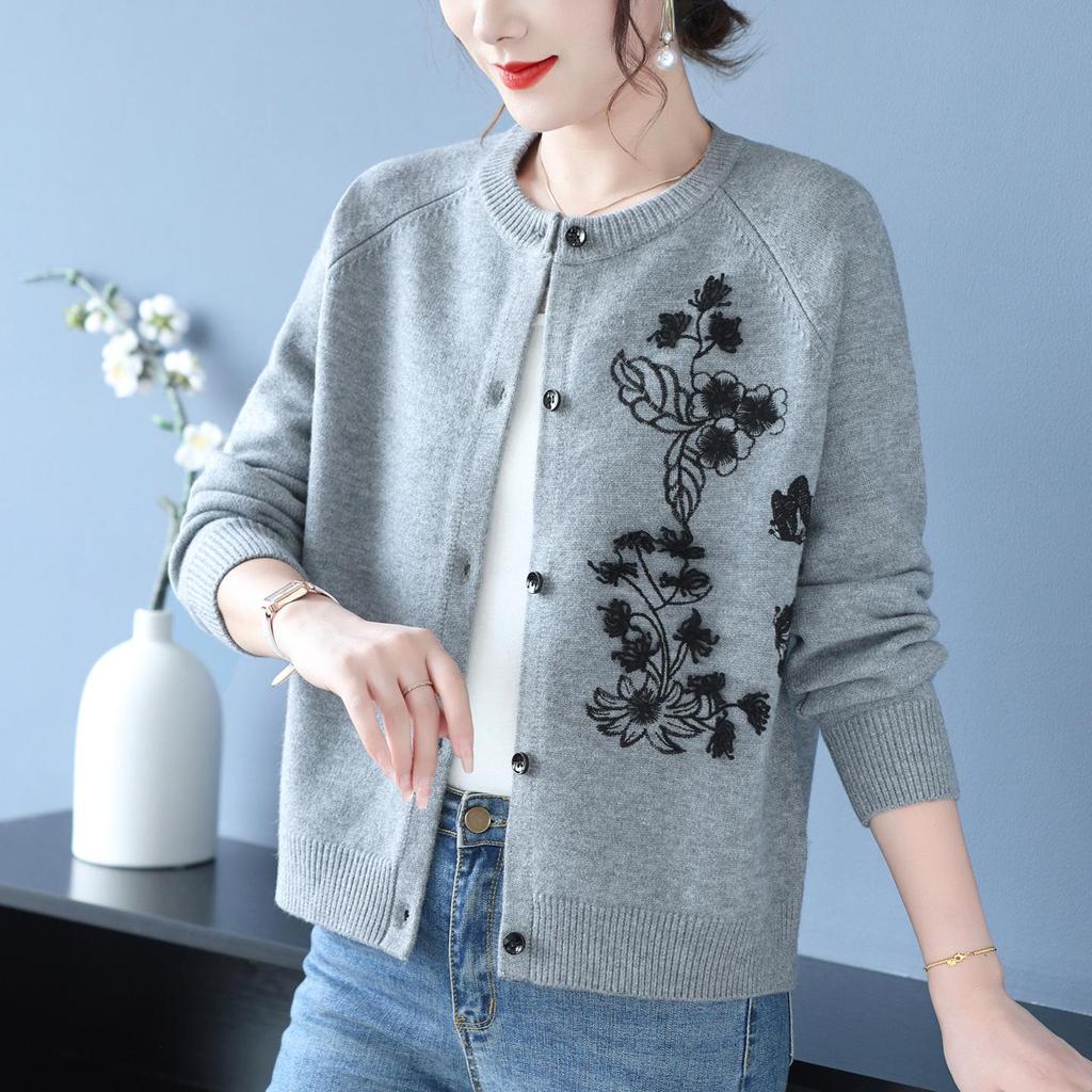 2025 Plus Size Loose Fit Jacquard Knit Cardigan for Women - Spring & Autumn