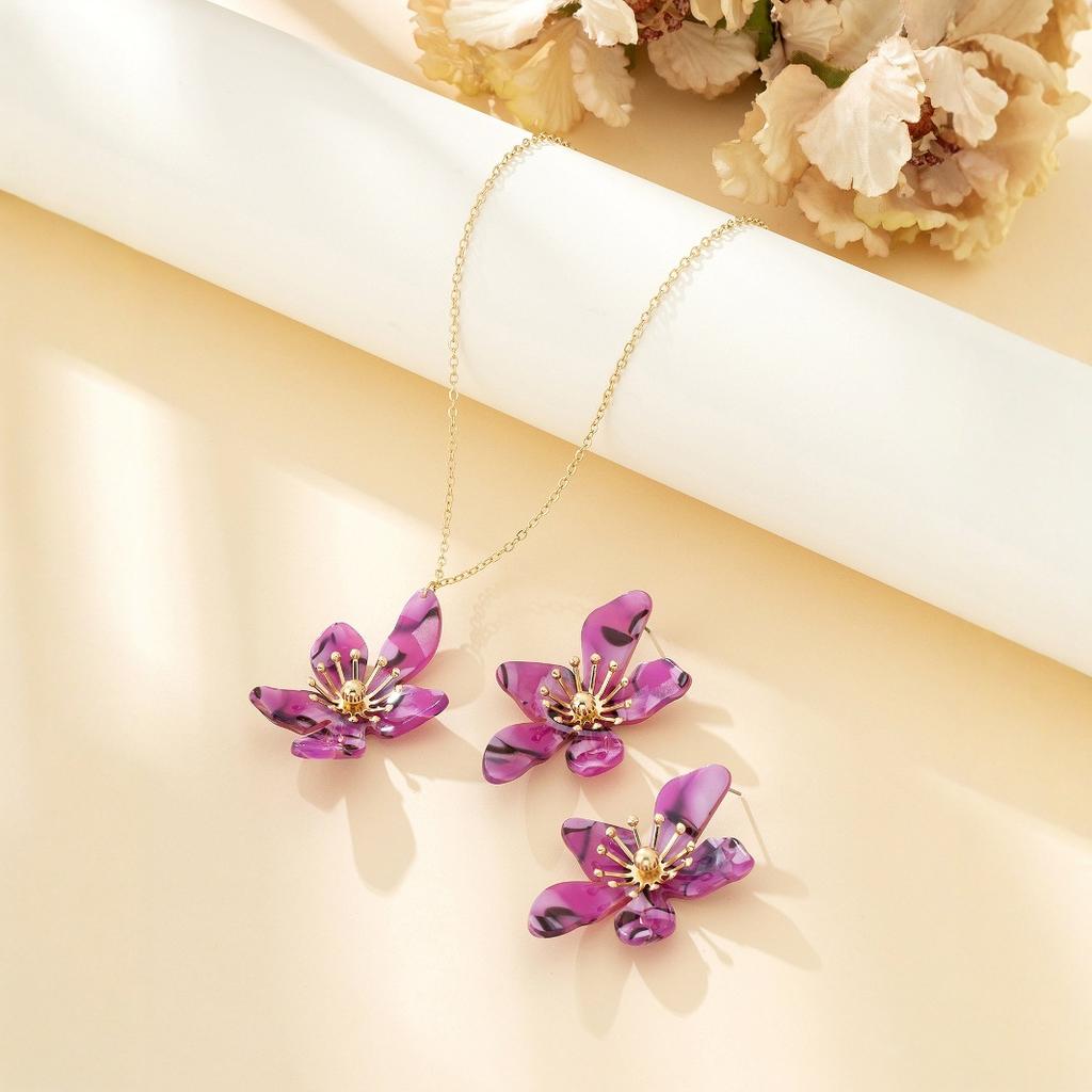 Elegant Flower Necklace and Earrings Set for Women