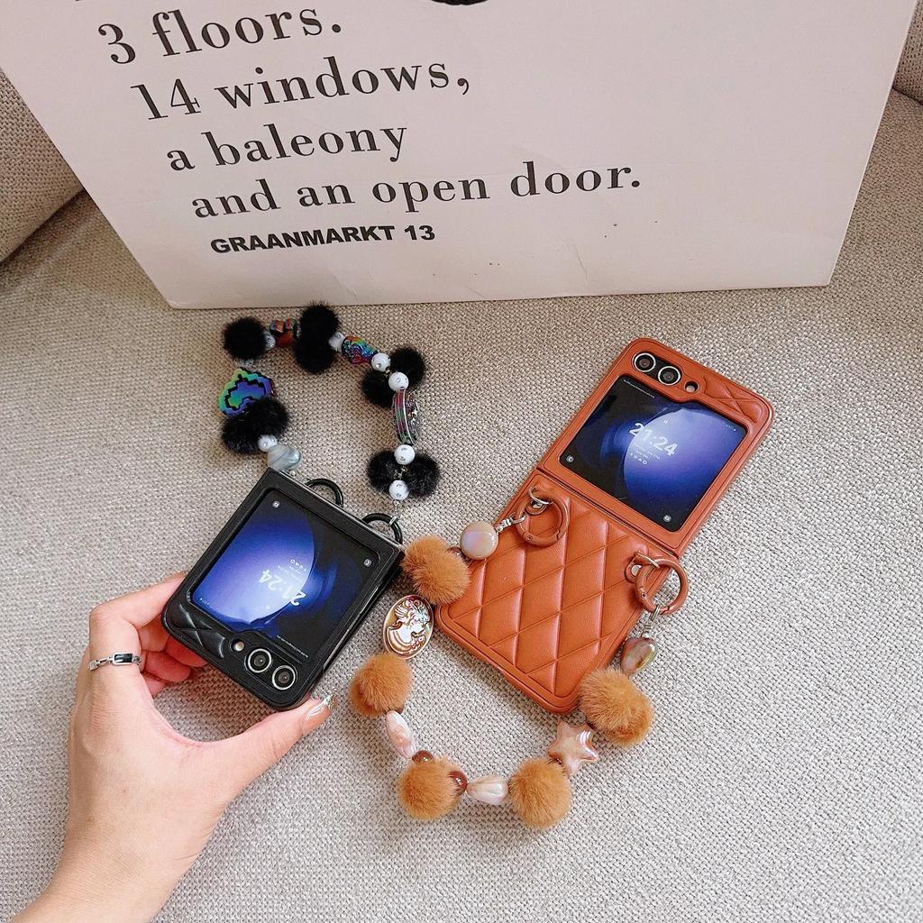 Cute Bobbles PU Leather Heart Wrist Strap Phone Case for Samsung Galaxy Z Flip 6 5 5G Hinge Protection Shockproof Cover