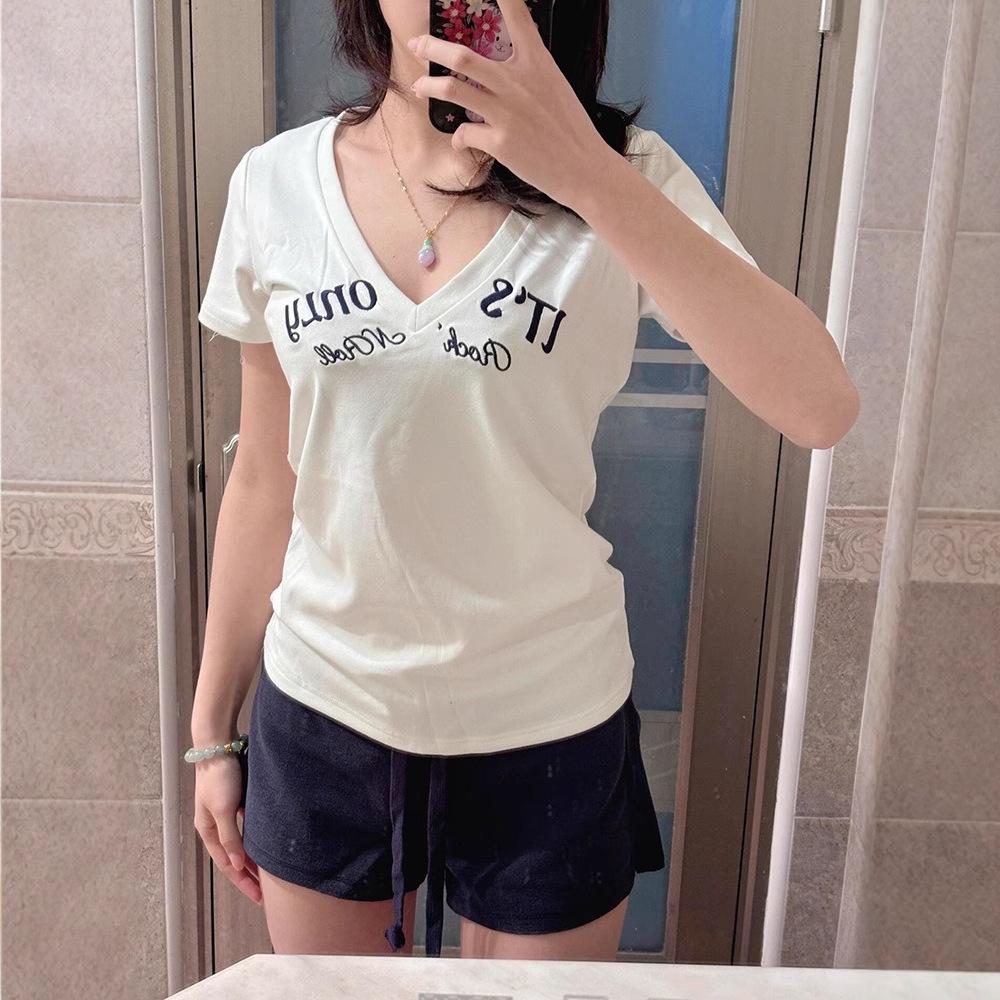 

Women s Summer V-neck Printed Short-Sleeve T-Shirt - Sweet & Spicy Slimming Design S (Premium Version) белый