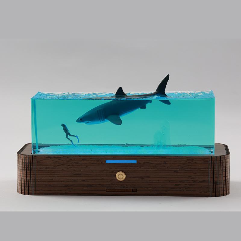 

Creative Luminous Resin Ornament Wooden Home Decoration with Carved Underwater Blue Whale Small Night Light Ornament