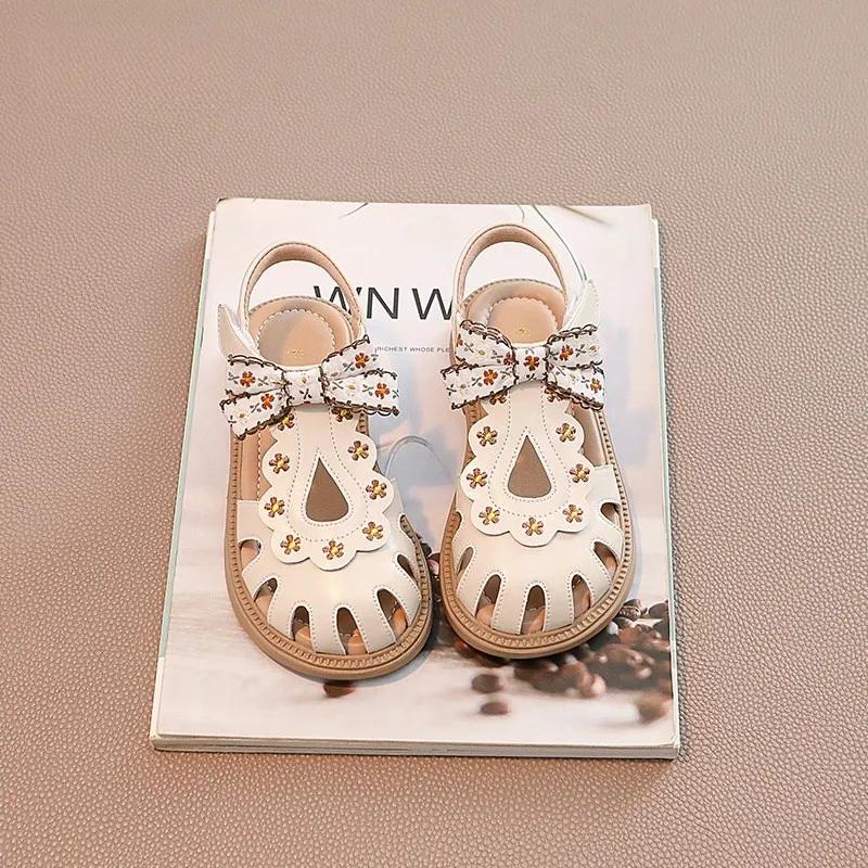 2024 Children Sandals for Girls Summer New Fashion Korean Style Soft Comfortable Sweet Bowtie Cool Cut-outs Holiday Beach Shoes