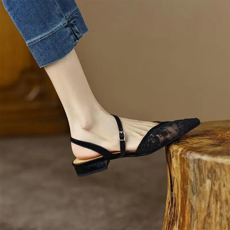 Schwarze Spitzensandalen Schnalle Damenschuhe Flache Gummi Büroarbeit Spitz Sommerlinie mit Outdoor-Mode klassisch