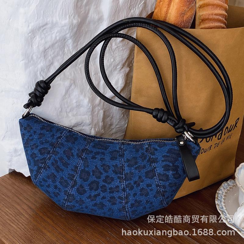 Niche design Korean new leopard print dumpling bag 2025 women's retro commuter shoulder bag messenger bag small bag