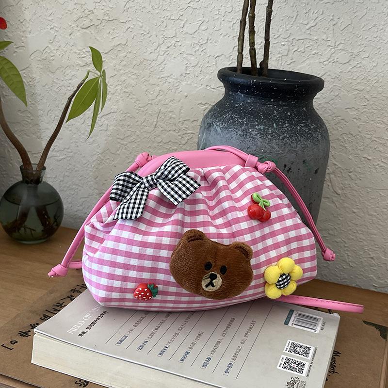 

Корейская версия милый медведь сумка для хранения на шнурке 2025 новая версия милая девушка сердечко сумка с затягивающимся верхом простая сумка для помады 18*5*12