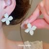 Silver Pearl Oil-Drip Flower Stud Earrings: High-End, Vacation-Style Fashion Accessory for Women