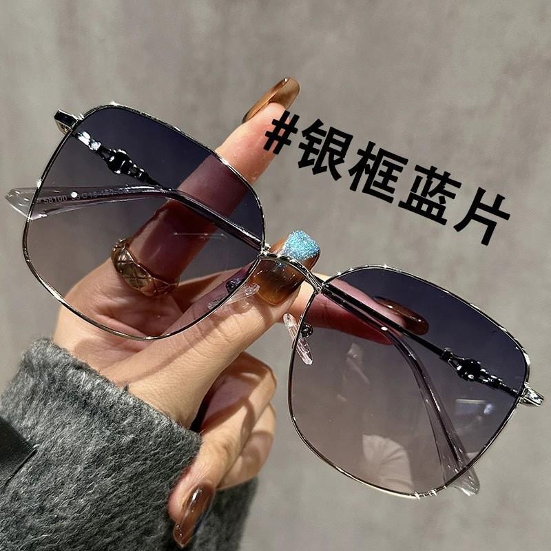 Women's Ultra-light Large Frame Gold Wire Sunglasses with Tea-colored Lenses - Fashionable Sun Protection for Big Faces