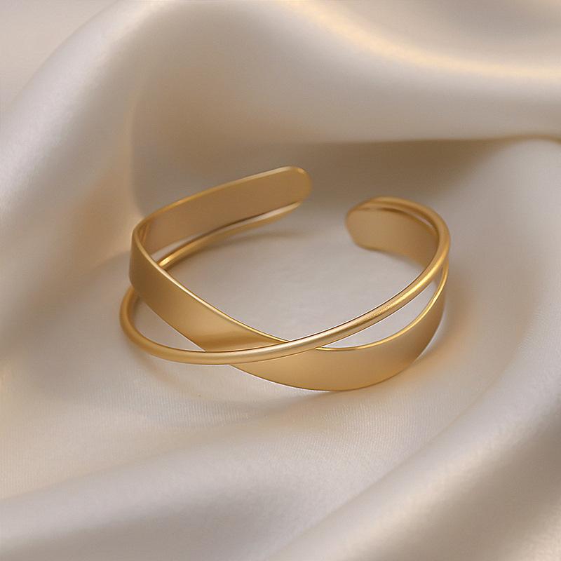 Irregular Geometry Metal Adjustable New Design Gold Plated Mobius Bracelet Women's Luxury Gifts Bracelet for Women Punk Jewelry