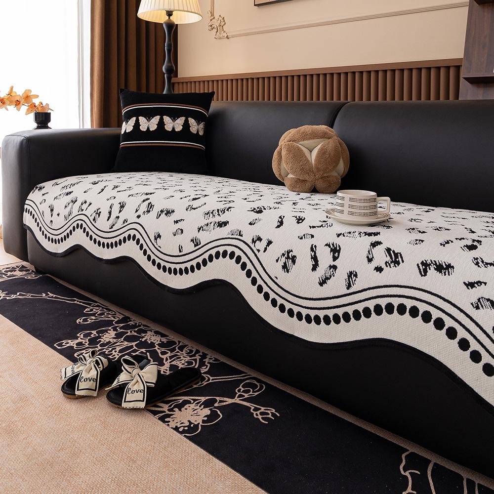 

New Special-Shaped Chenille Leopard Point Sofa Cushion, All-Season Non-Slip Seat Cushion, Light Luxury Inline Sofa Blanket 90*70cm