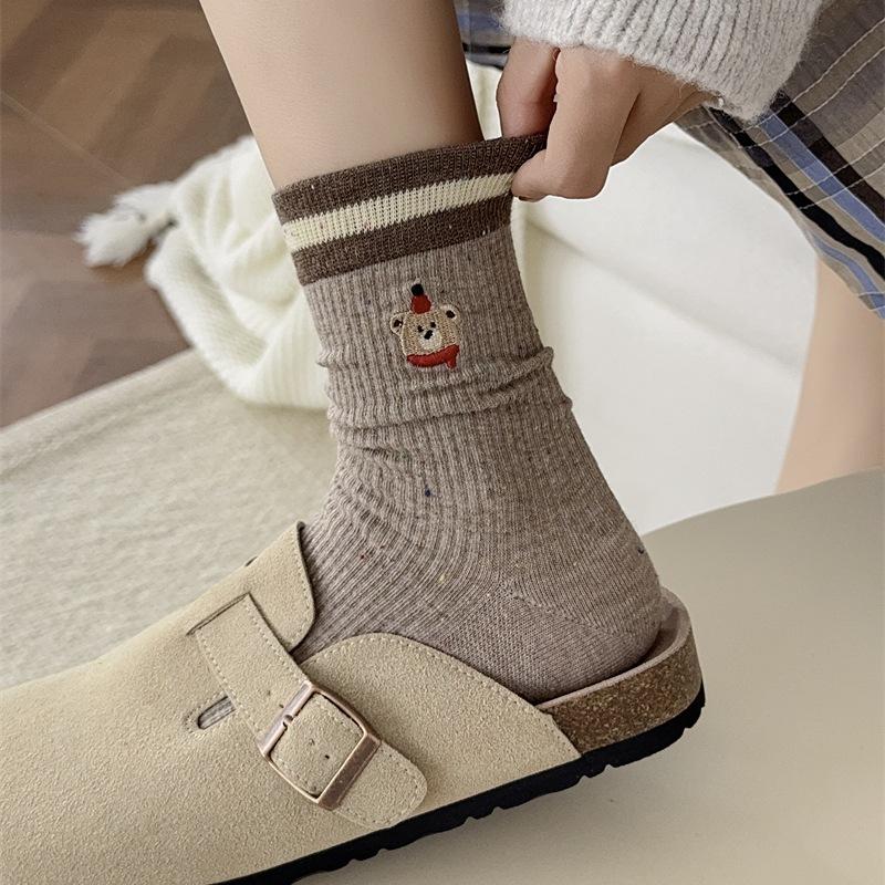 Jolis foulards d'automne brodés, chaussettes pour filles petit ours, chaussettes mi-mollet pour femmes micro-pressées en fil à pois, chaussettes bouclettes cartoon à blocs de couleurs