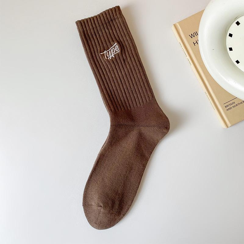 

Мужские весенне-осенние новые вышитые однотонные спортивные влагоотводящие носки-гольфы из чистого хлопка 1 pair кофейный