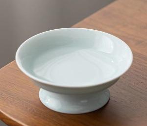 Refreshment plate, ceramic fruit plate, small living room household snack snack plate, high-footed fruit tray, nut plate.