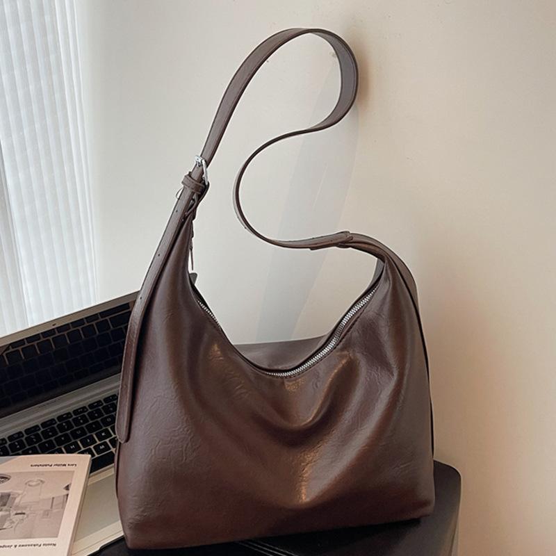 Large-capacity Commuter Handbag Fashionable and Retro Shoulder Bag Casual and Trendy Underarm Tote Bag