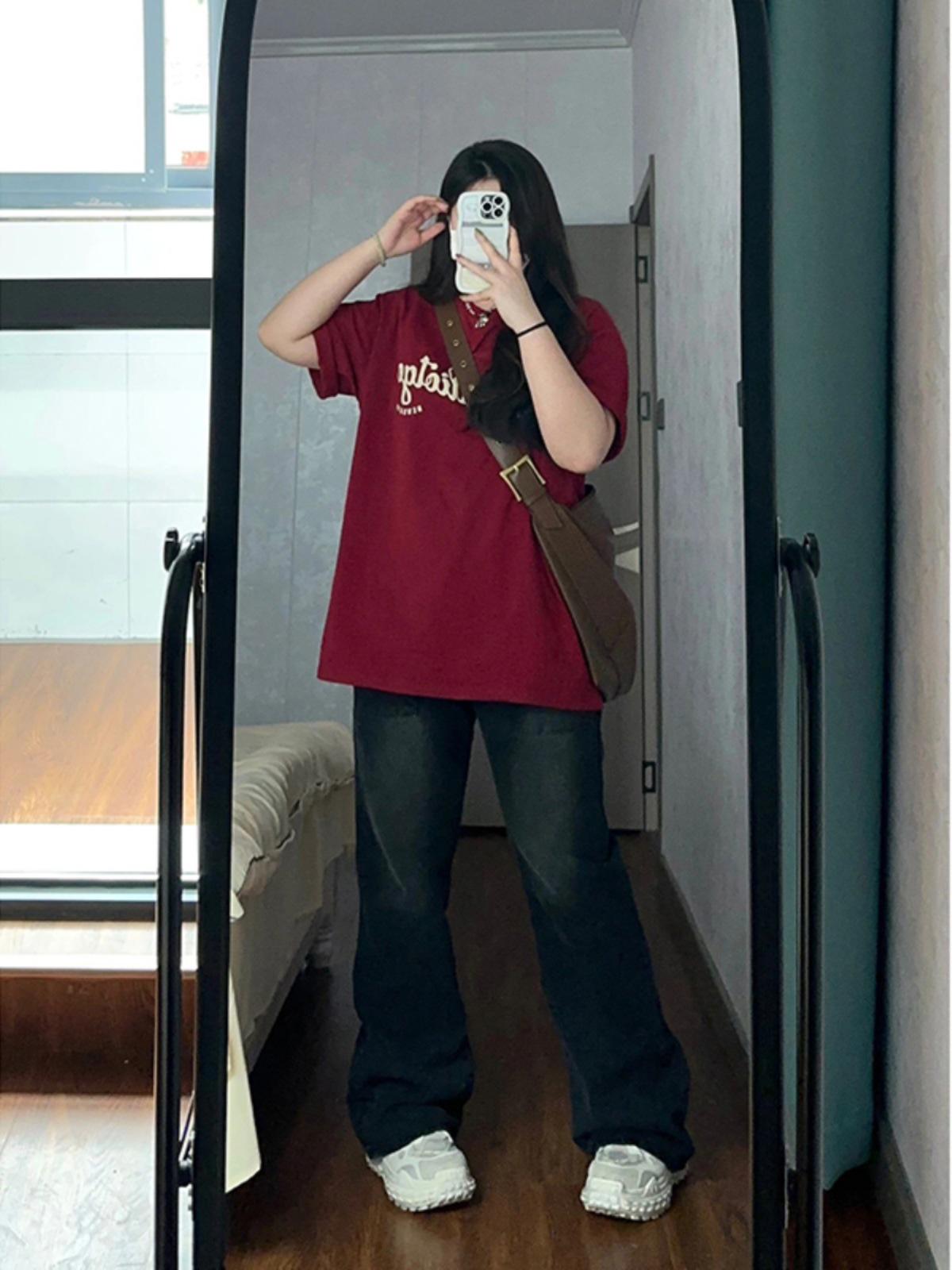 

Женская летняя футболка с коротким рукавом бордового цвета: Чистый хлопок, модный, свободный крой, размер плюс, утягивающий американский стиль. XXL [130-145 lbs] бордовый