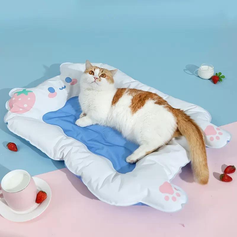 Pet Strawberry Pattern Ice Pad 3-layer Waterproof Summer Cooling Mat Sleeping Bed Pet Supplies For Dogs Cats