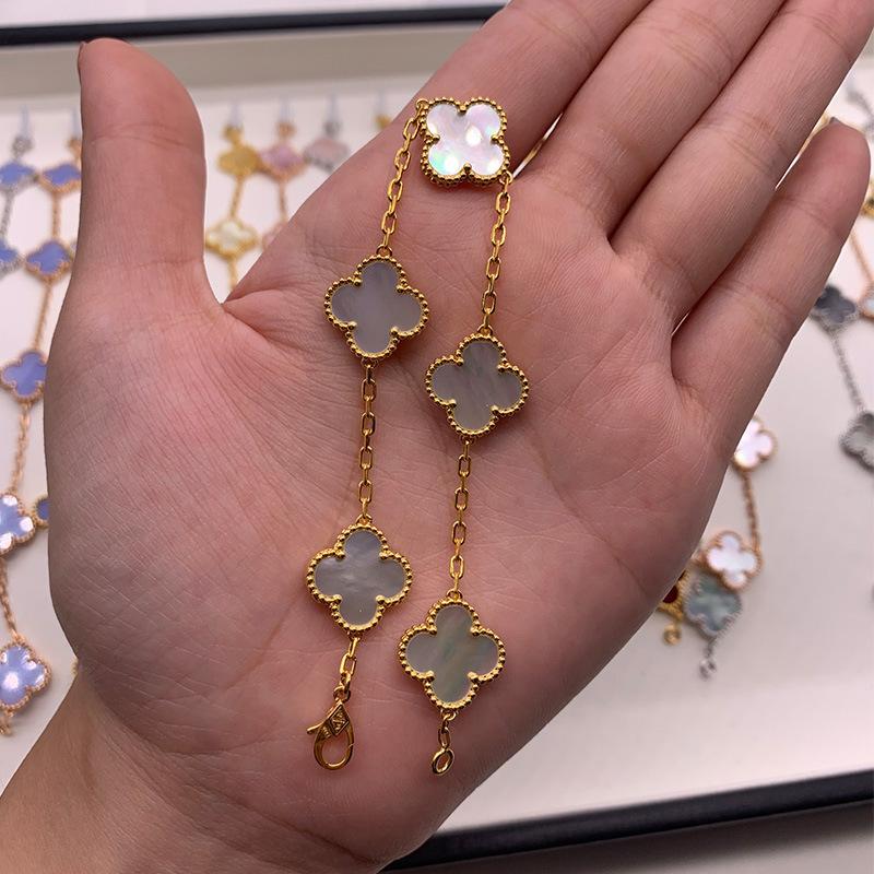 

Бутик Браслет «Четырехлистный клевер Пять цветков» 18K Легкая роскошь Инс Дизайн Модный Изысканный Универсальный Мужской и женский браслет Boutique Bracelet