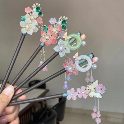 Luxuriöse Quasten-Haarnadel mit Blumen für Damen, handgefertigter hölzerner floraler Haarstab, Hanfu-Haarschmuck, Vintage, elegant, Mädchen-Haarnadeln