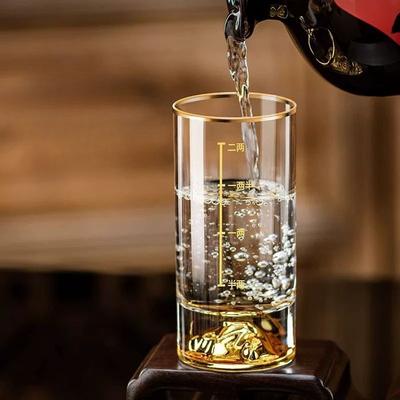 Leicht luxuriöse Whiskey-Gläser 50ml/100ml Jinshan Erliang Baijiu-Becher Weinausgießer mit Skala Hochwertiges Weinglas Kristallglas