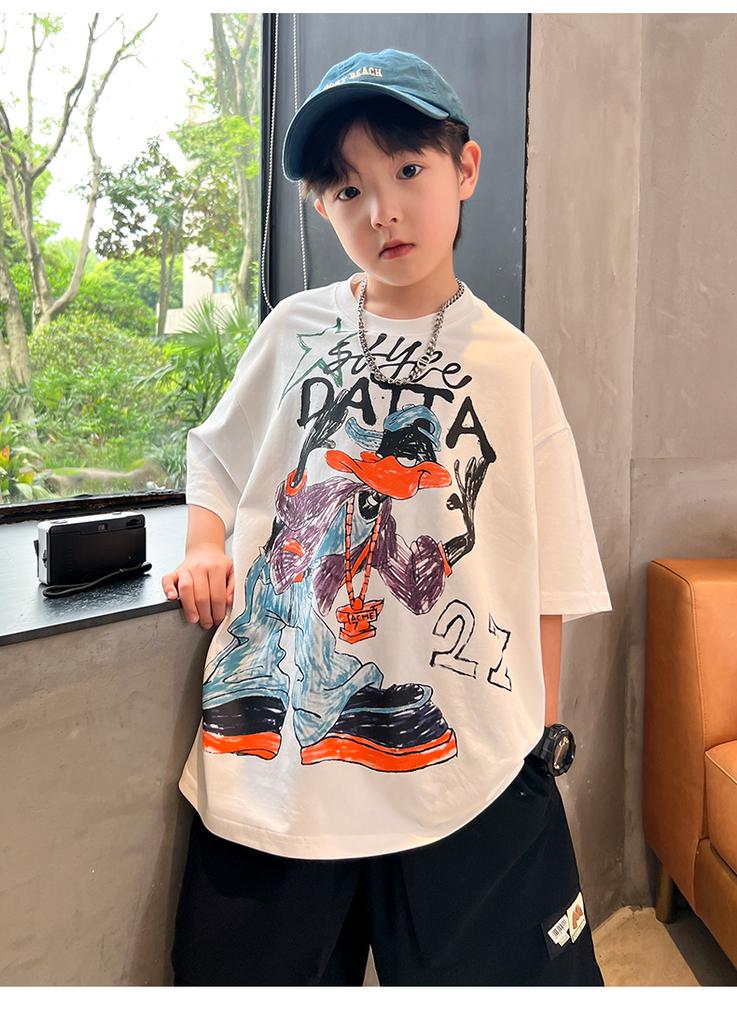 Boys' summer outfit white short sleeved T-shirt 2026 new style children's summer loose fit mid size children's summer top