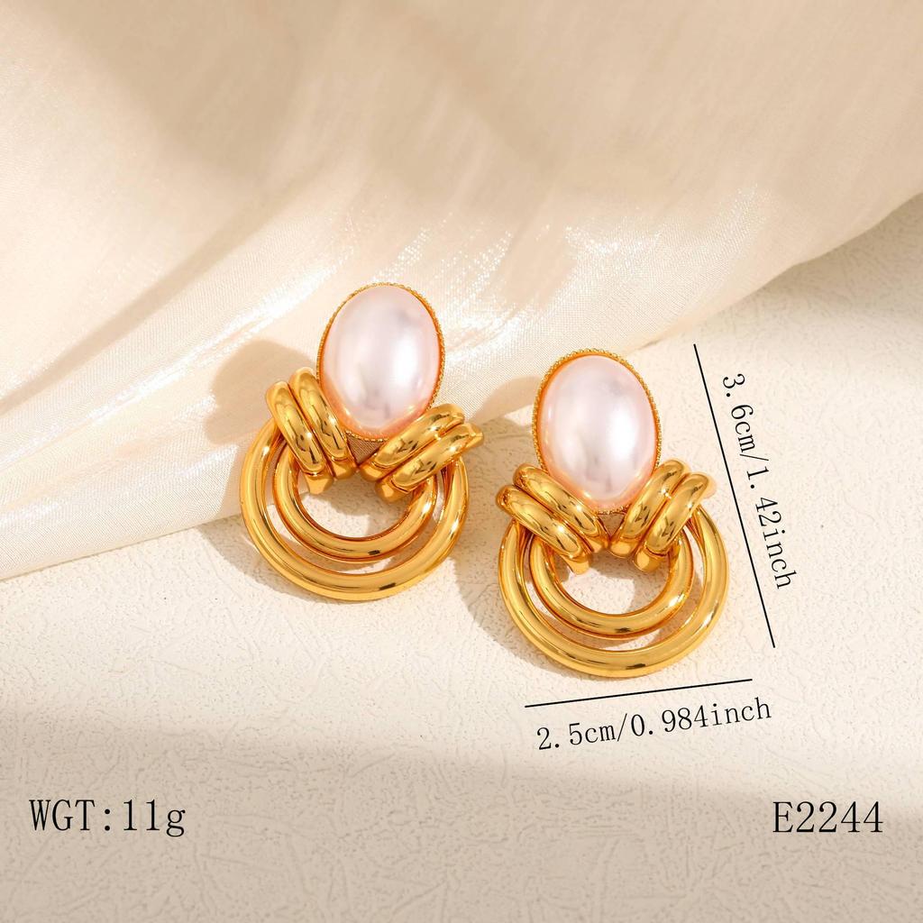 Gold C-Shaped Round Hoop Earrings with Bright Surface, French Light Luxury, High-End Stainless Steel
