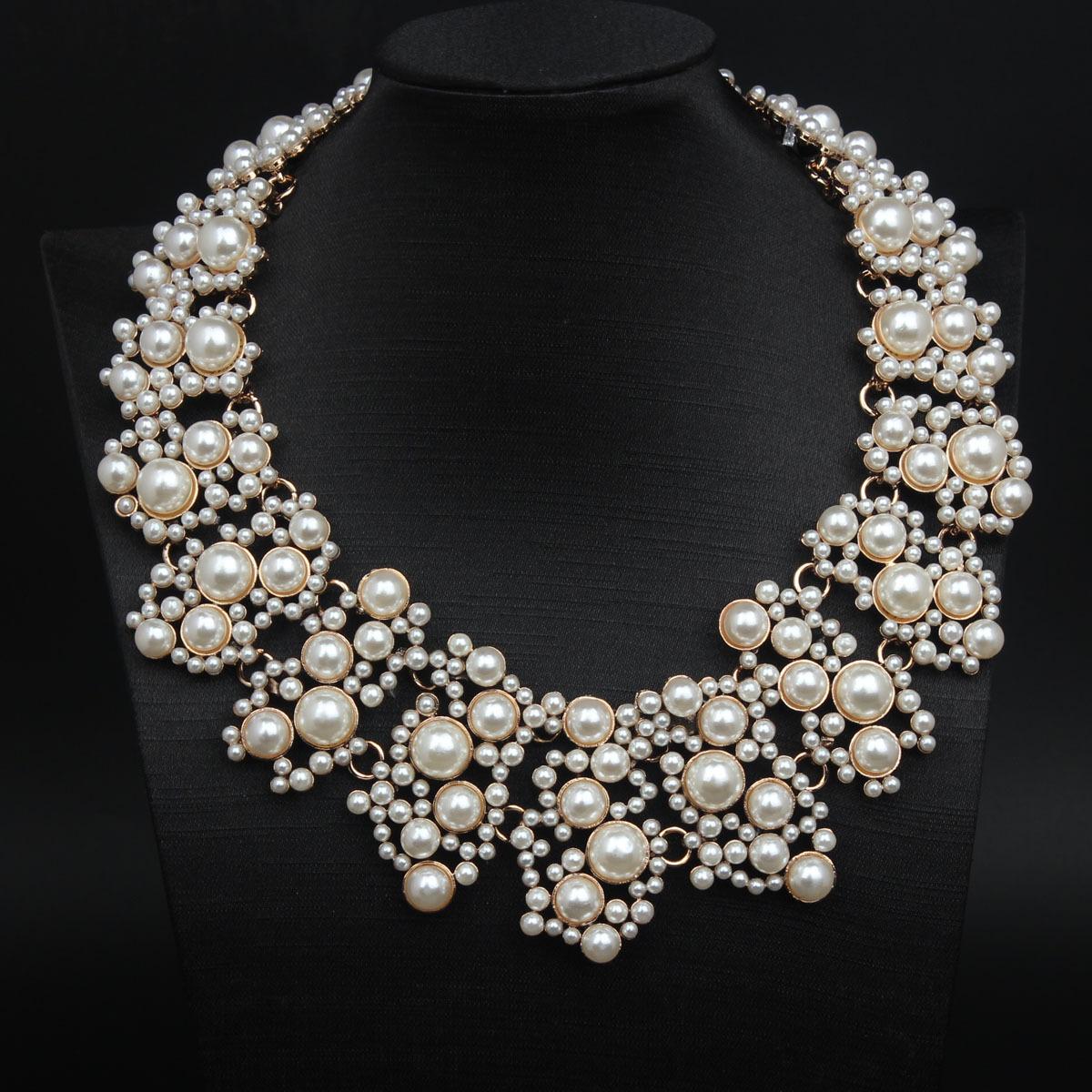 Exaggerated Short Pearl Collar Necklace with Rhinestones , Floral Retro Fashion Jewelry for Women option 1