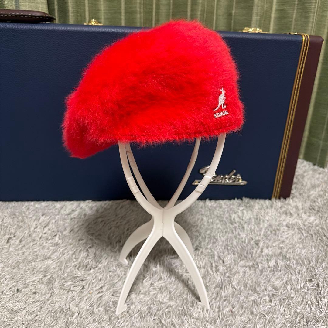 Used KANGOL fur beret red