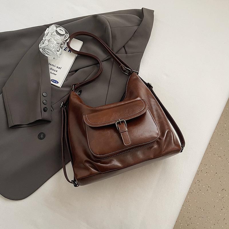 2025 This Year Is Popular, Simple and Versatile Oil Wax Leather Pu Big Pocket Travel Commuting Shoulder Crossbody Backpack