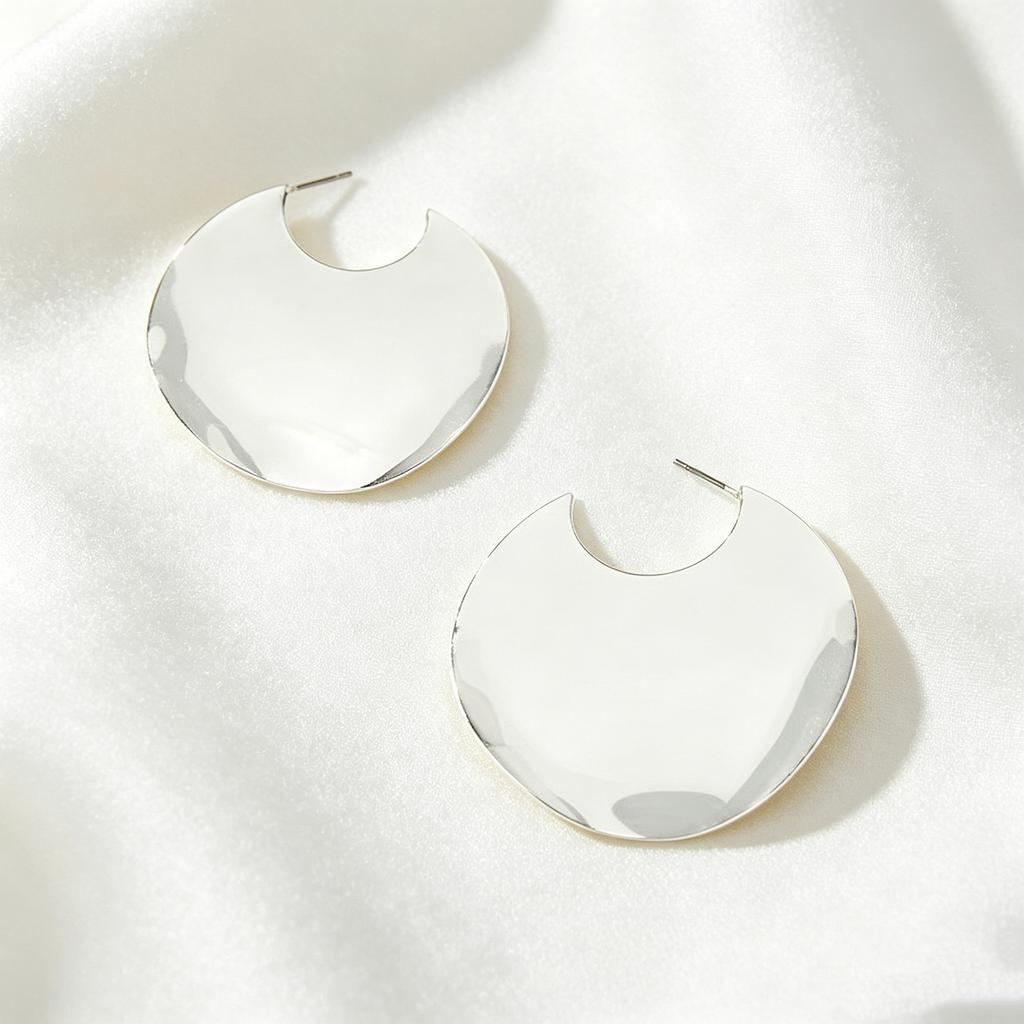European and American Style Exaggerated Metal Smooth Surface Large Round Stud Earrings Geometric Round Glossy Trend Earrings
