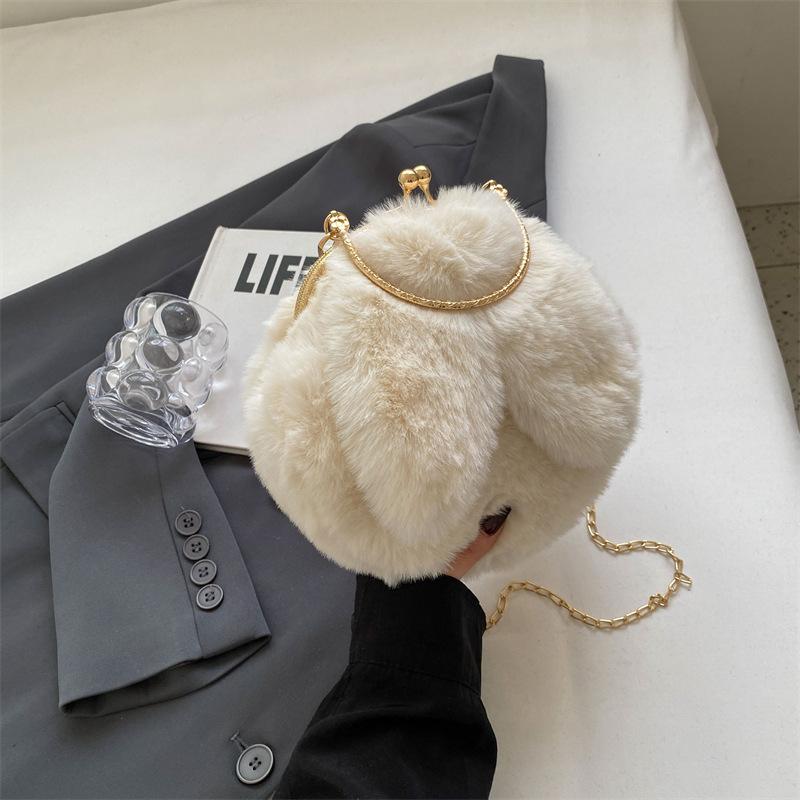 Plush Bag Women's 2025 Autumn New Niche Foreign Style Chain Messenger Bag Women's Hand Fluffy Small Round Bag