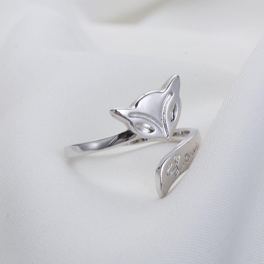Adjustable Rotatable Bee Fox/Snake Knitting Loop Crochet Ring Yarn Guides Finger Wear Thimble Ring