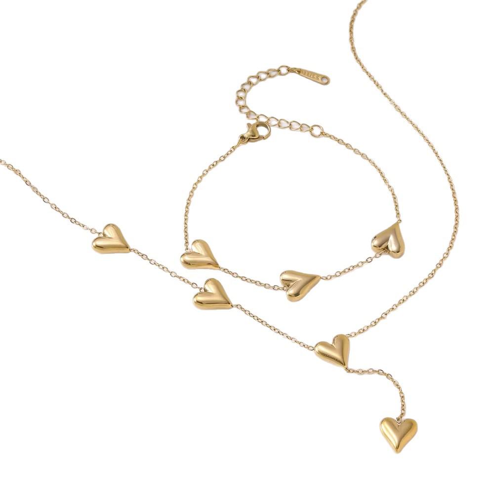 European and American Fashion Titanium Heart Necklace and Bracelet Set for Women – Simple, High-End, Non-Fading Clavicle Chain.