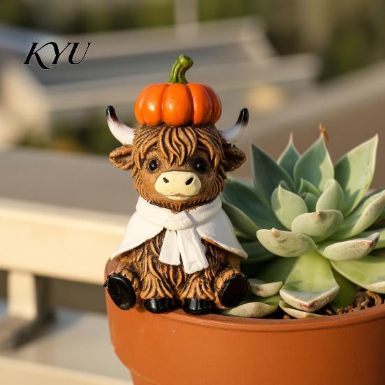 Herbst Heimdeko Niedliche sitzende Hochlandkuh Kürbis Figur, Harzstatue Ornament Innen Außen Dekorative Akzente für Erntedekoration, Herbst