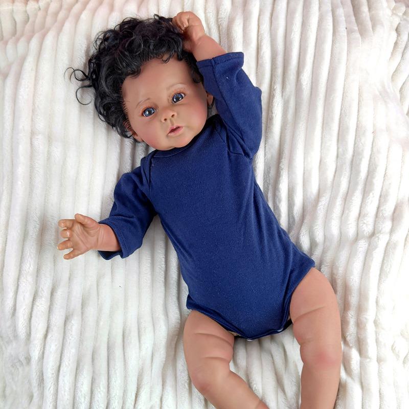 

Dark Skin Simulation Doll Silicone Vinyl Limb Soft Fabric Body Non Washable Reborn Doll Black Curly Hair Princess Doll Christmas Birthday Gifts 20inch doll + outfit