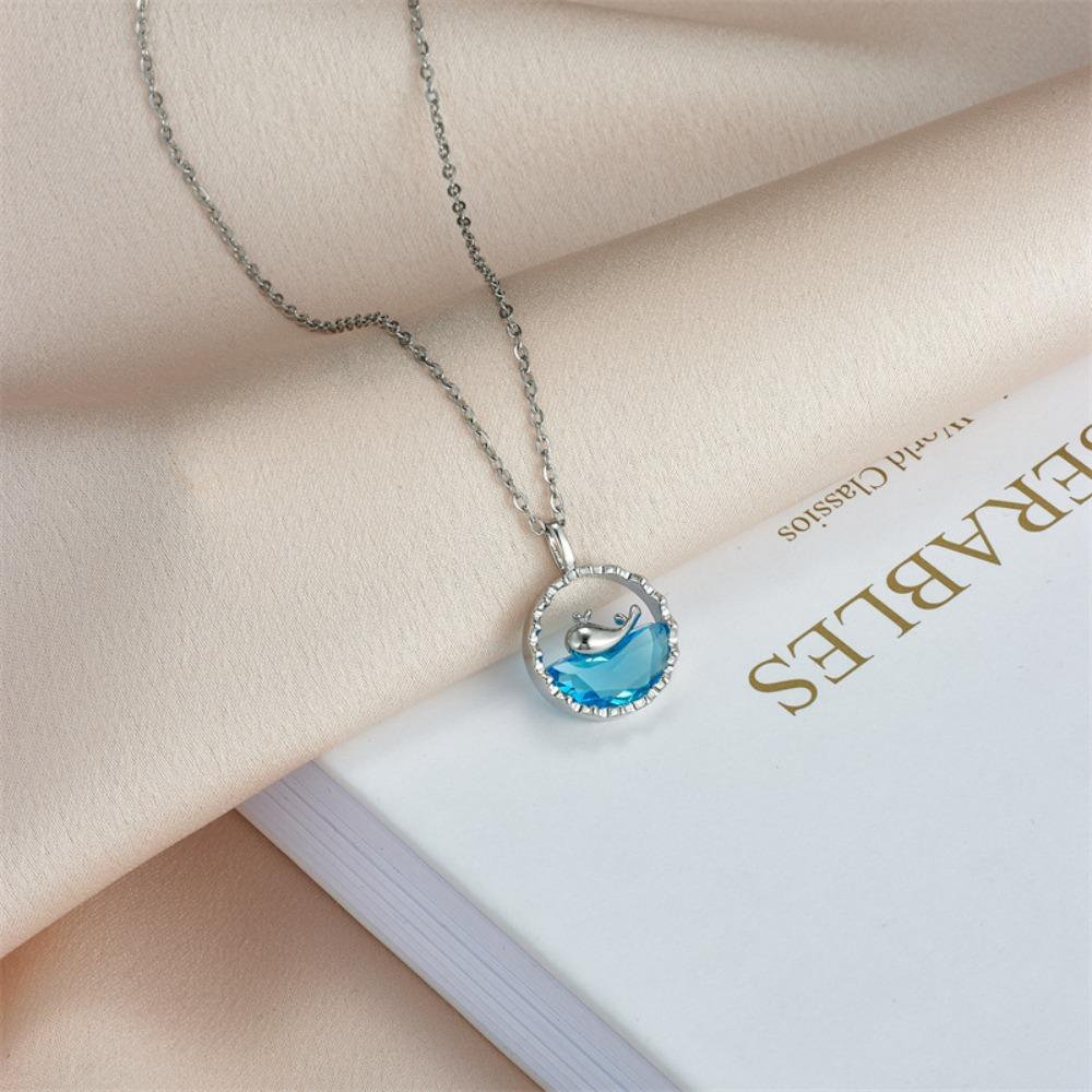 Edelstahl Niedlich Süß Blau Kristall Meereswal Anhänger Halskette für Damen Neues Kreatives Design Sommer Halsband Schmuck Farbecht