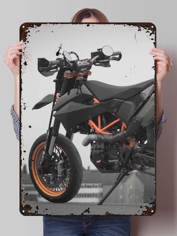 

K-KTM Жестяная табличка Мотоциклетный постер Декорация Декор для гостиной Мужские Металлические таблички на заказ для украшения стены гаража Ретро 20x30cm（7.8x11.8inch）