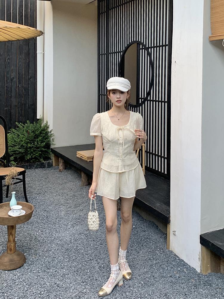 2026 Spring/Summer French Square Neck Short Sleeve Shirt & A-line Skirt Shorts Textured Fashion Set for Women