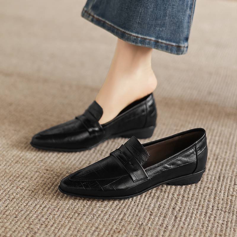 Krazing Pot Sheepskin Round Toe Low Heels Summer Shoes Big Size 42 Retro Fashion Slip On Stones Prints Women Deep Mouth Pumps