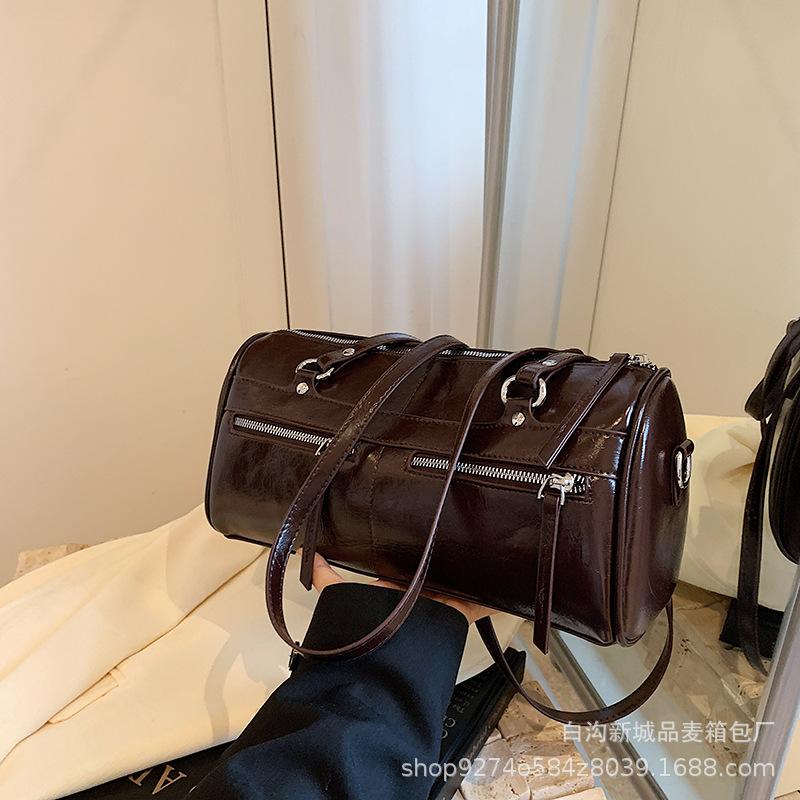 

Niche design women s bag baguette armpit bag soft leather bag women s 2025 new foreign style shoulder bag Boston pillow