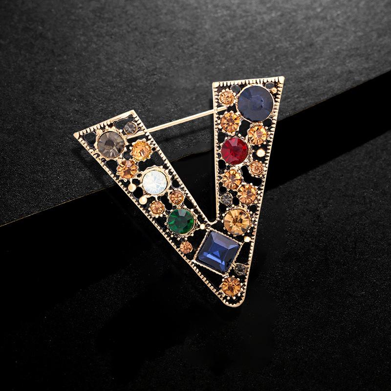 Victory V Характер Дондэмун Рождественский Брат Аксессуар Пряжка Брошь 3*5CM